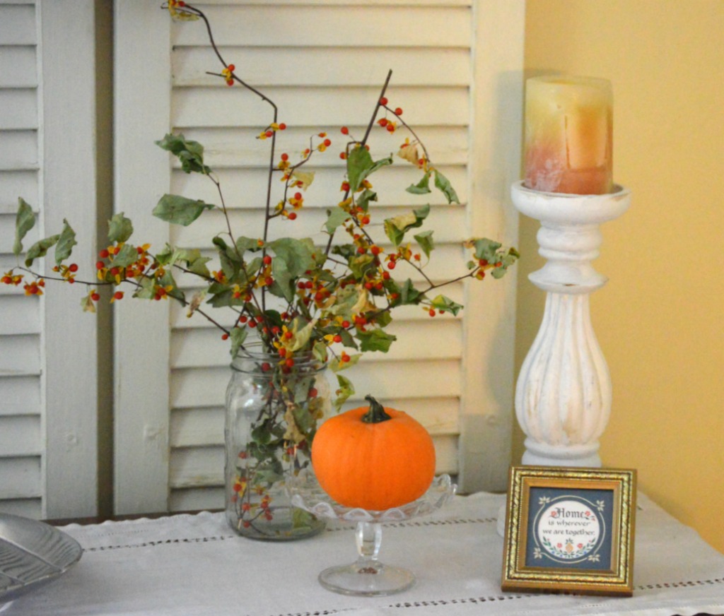 http://myfamilythyme.com/wp-content/uploads/2016/10/fall-vignette.jpg