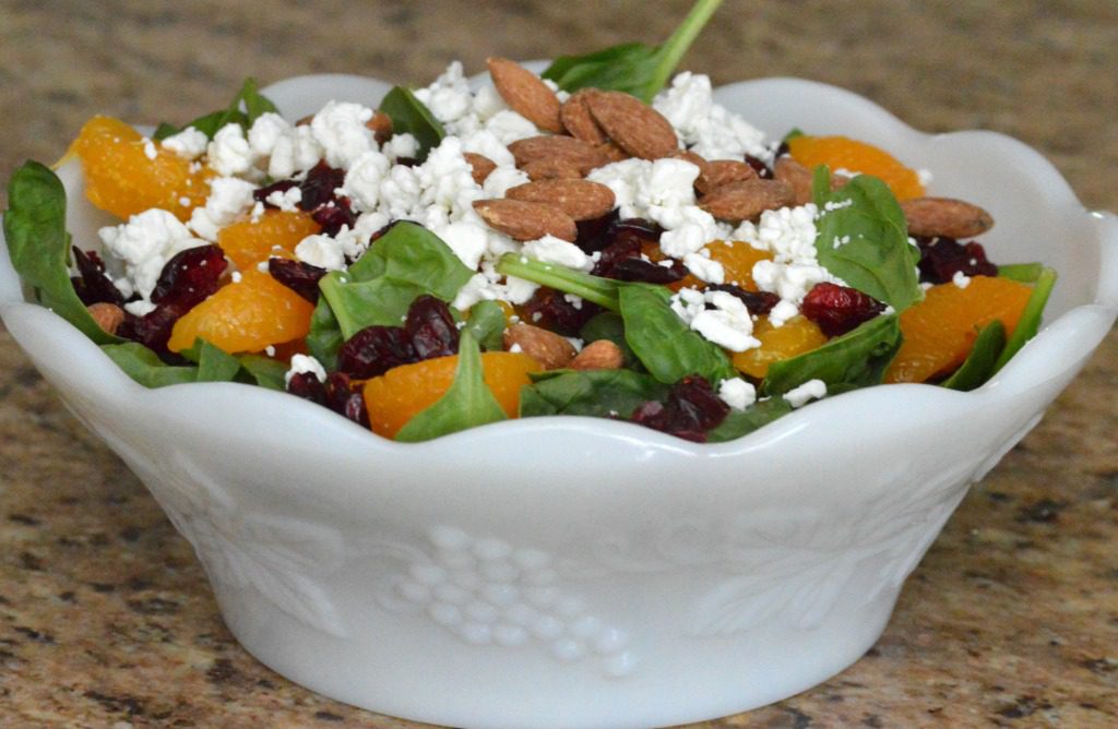 https://myfamilythyme.com/wp-content/uploads/2017/07/spinach-salad-in-bowl.jpg