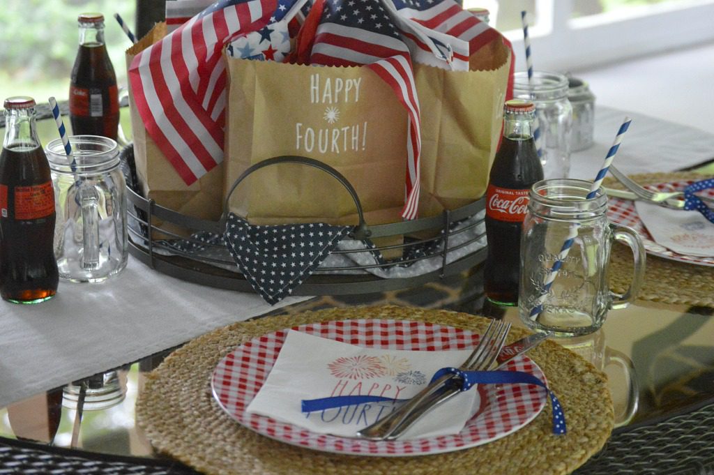 https://myfamilythyme.com/wp-content/uploads/2019/06/patriotic-table-6.jpg