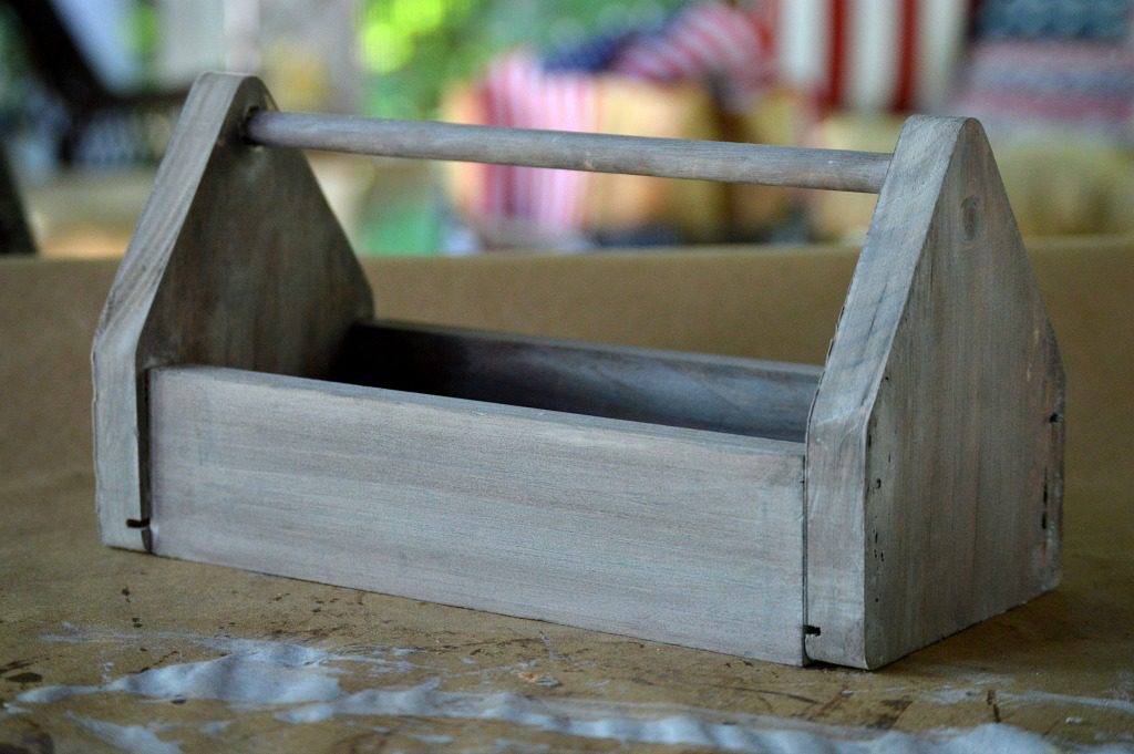 https://myfamilythyme.com/wp-content/uploads/2019/06/weathered-wooden-caddy-4.jpg