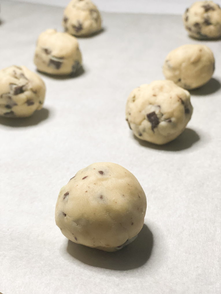 https://myfamilythyme.com/wp-content/uploads/2019/12/chocolate-mint-cookie-prep.jpg