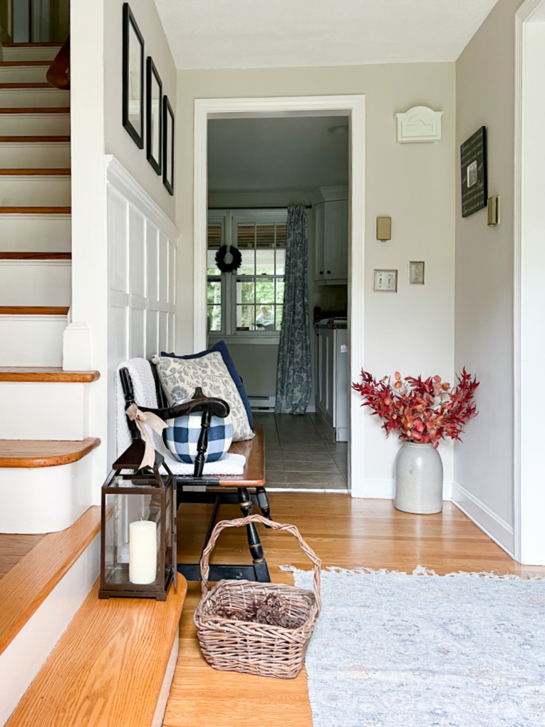 27 Small Entryway Ideas Guaranteed To Make Your Space Look Bigger - By  Sophia Lee