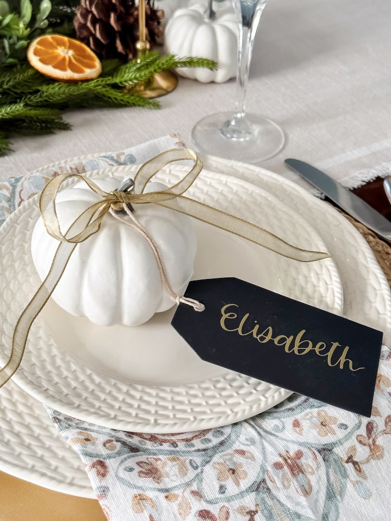 How to Set a Pretty Thanksgiving Table on a Budget