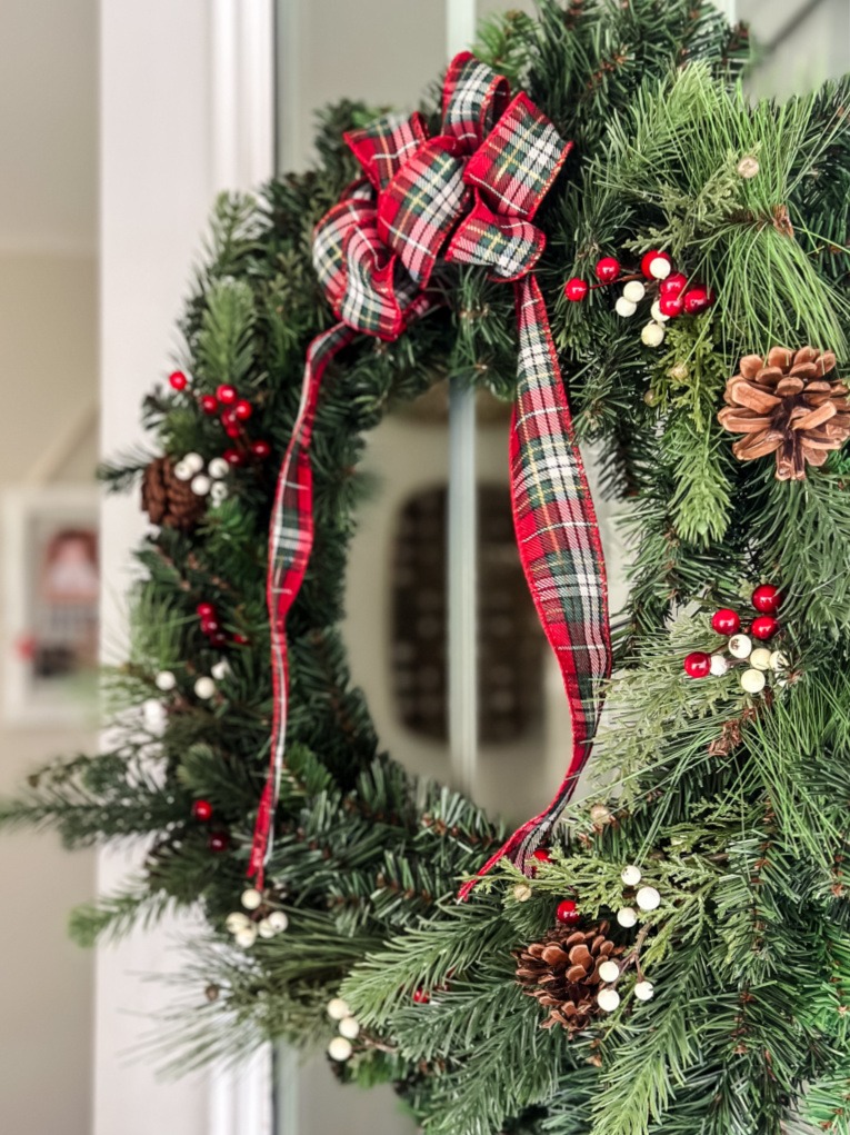 How to Make a Classic Christmas Wreath